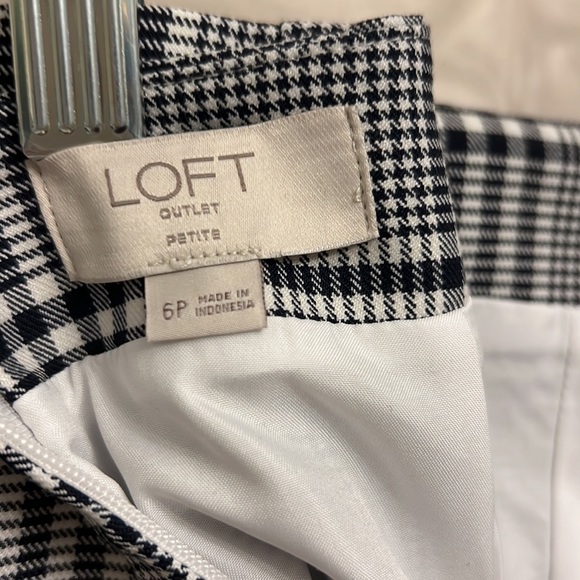 Loft navy and white skirt - Picture 3 of 5